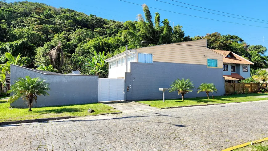 Foto 1 de Casa com 4 Quartos à venda, 225m² em Centro, Guaratuba