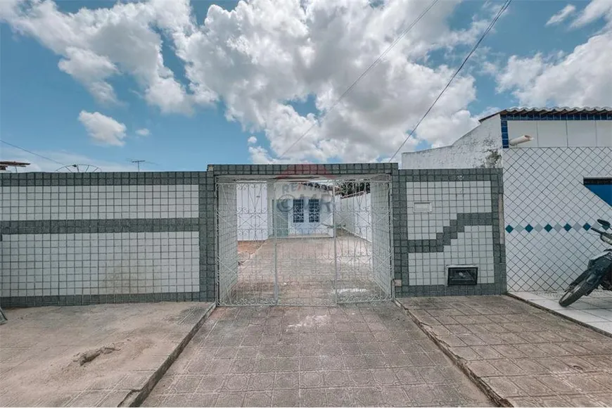 Foto 1 de Casa com 4 Quartos à venda, 250m² em Pitimbu, Natal