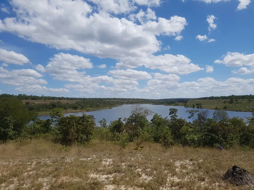 Foto 1 de Lote/Terreno à venda, 2700m² em Centro, Mambaí