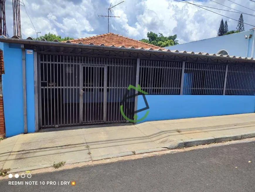 Foto 1 de Casa com 3 Quartos para alugar, 177m² em Jardim Brasil, Araraquara