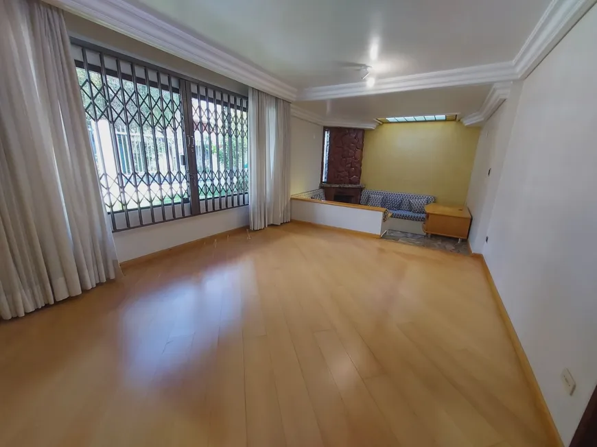 Foto 1 de Casa com 3 Quartos à venda, 235m² em Vila Libanesa, São Paulo