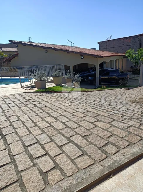 Foto 1 de Casa com 2 Quartos à venda, 200m² em Capela, Vinhedo