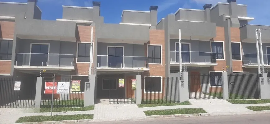 Foto 1 de Sobrado com 3 Quartos à venda, 116m² em Uberaba, Curitiba