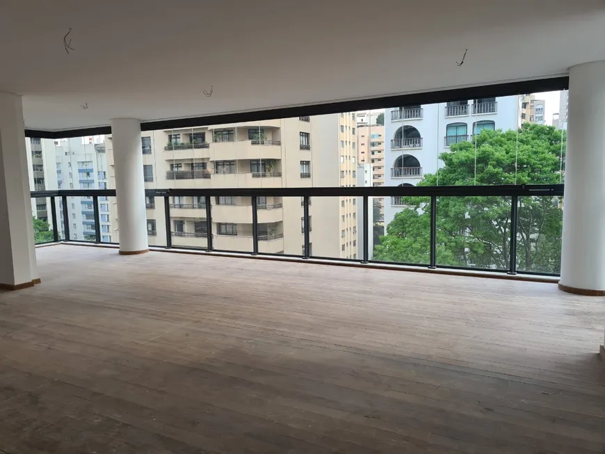 Foto 1 de Apartamento com 3 Quartos à venda, 205m² em Jardins, São Paulo