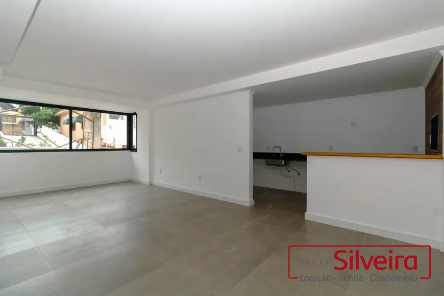 Foto 1 de Apartamento com 3 Quartos à venda, 114m² em Teresópolis, Porto Alegre