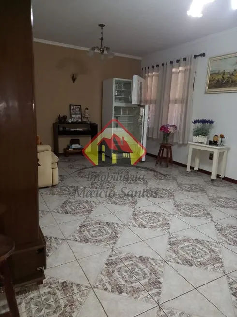 Foto 1 de Casa com 4 Quartos à venda, 200m² em Jardim Ana Emilia, Taubaté