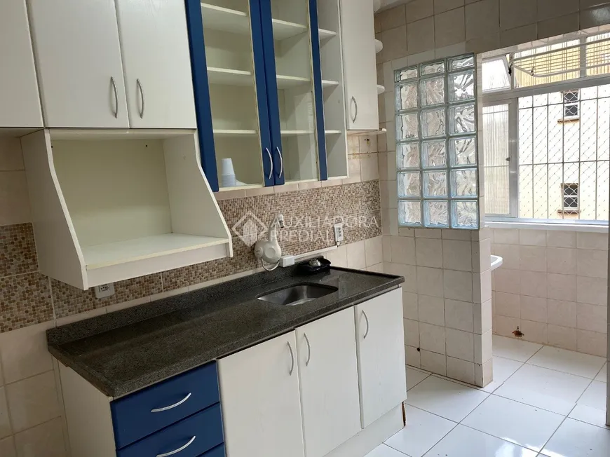 Foto 1 de Apartamento com 2 Quartos à venda, 55m² em Teresópolis, Porto Alegre