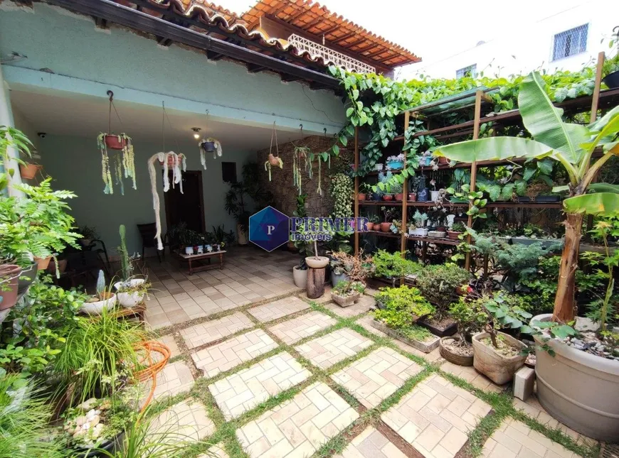 Foto 1 de Casa com 4 Quartos à venda, 300m² em Cruzeiro, Belo Horizonte