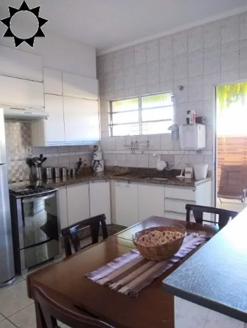 Foto 1 de Casa com 3 Quartos à venda, 157m² em Parque Vitoria Regia, Sorocaba