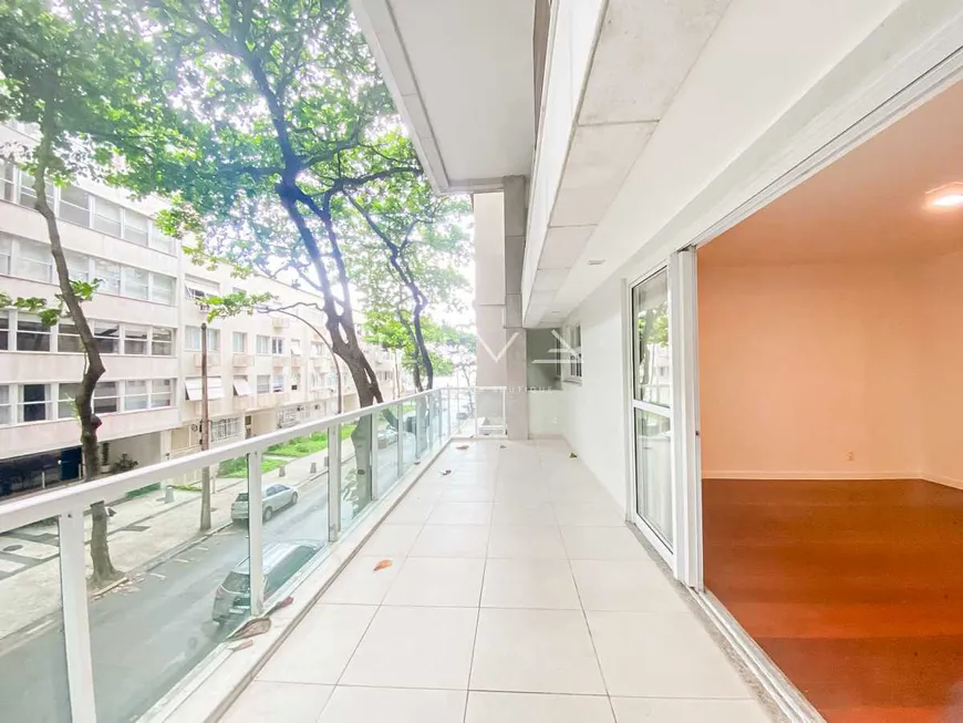 Foto 1 de Apartamento com 3 Quartos para venda ou aluguel, 220m² em Leblon, Rio de Janeiro
