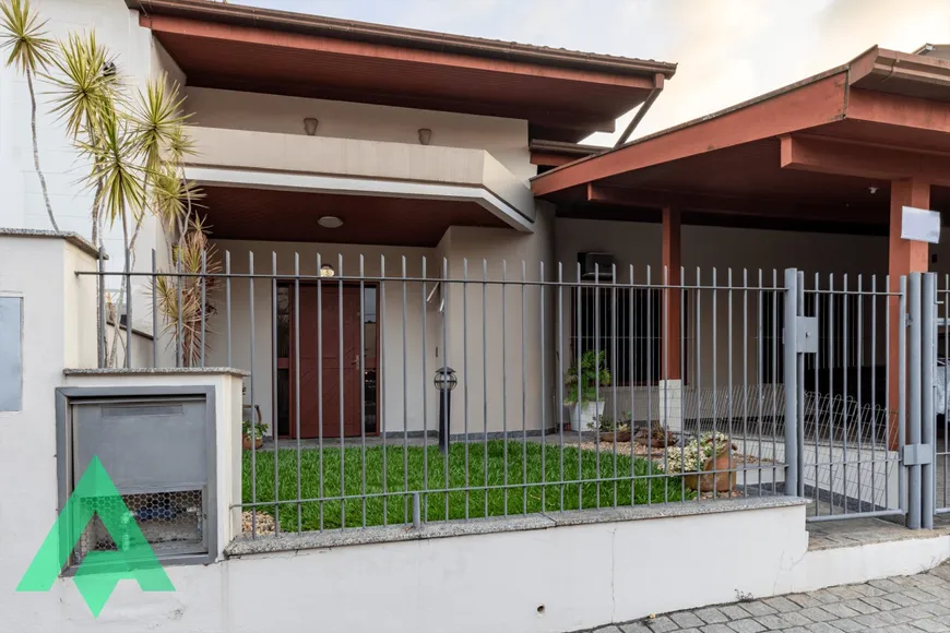 Foto 1 de Casa com 4 Quartos à venda, 189m² em Escola Agrícola, Blumenau