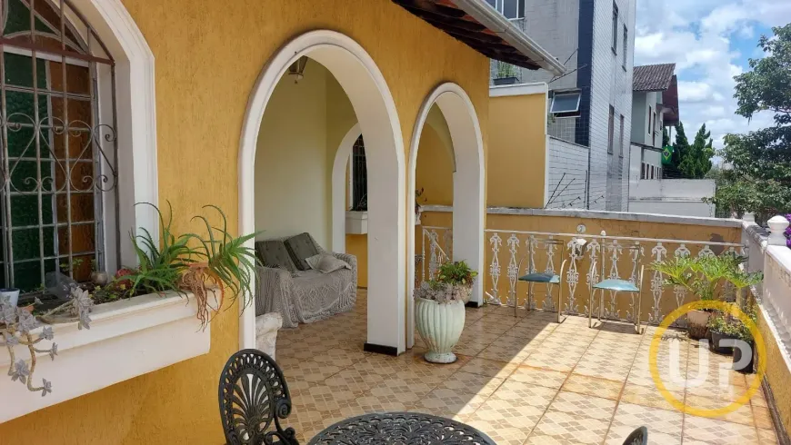 Foto 1 de Casa com 4 Quartos à venda, 248m² em Padre Eustáquio, Belo Horizonte