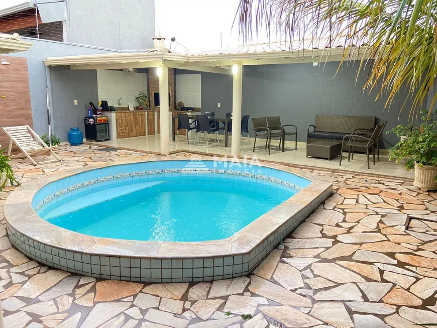 Foto 1 de Casa com 3 Quartos à venda, 260m² em Residencial Estados Unidos, Uberaba