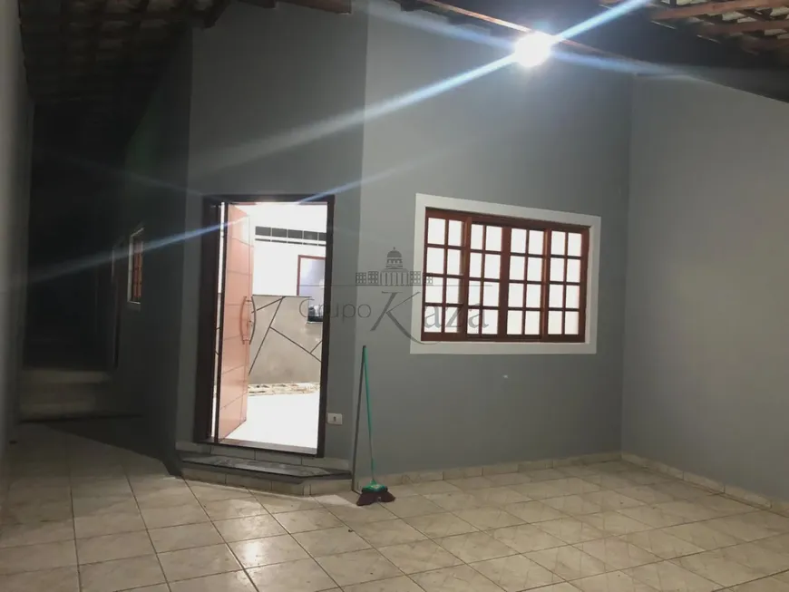 Foto 1 de Casa com 3 Quartos para alugar, 146m² em Residencial União, São José dos Campos