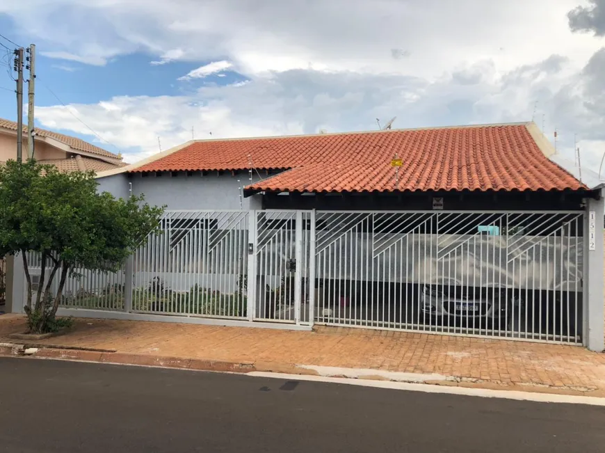 Foto 1 de Casa com 4 Quartos à venda, 250m² em Chacara Peixe, Santa Cruz do Rio Pardo