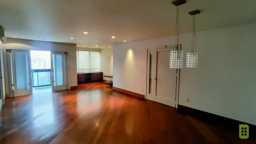 Foto 1 de Apartamento com 3 Quartos para venda ou aluguel, 221m² em Jardim Bela Vista, Santo André