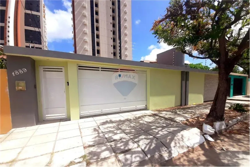 Foto 1 de Casa com 3 Quartos para alugar, 180m² em Capim Macio, Natal