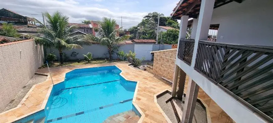 Foto 1 de Apartamento com 6 Quartos à venda, 210m² em Jardim Corumbá, Itanhaém