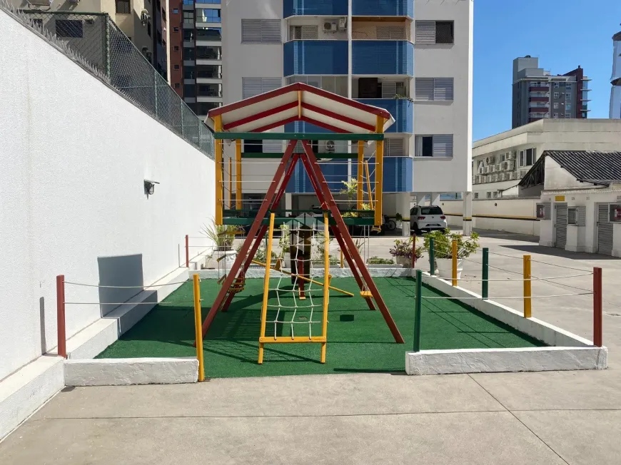 Foto 1 de Apartamento com 3 Quartos à venda, 96m² em Centro, Florianópolis