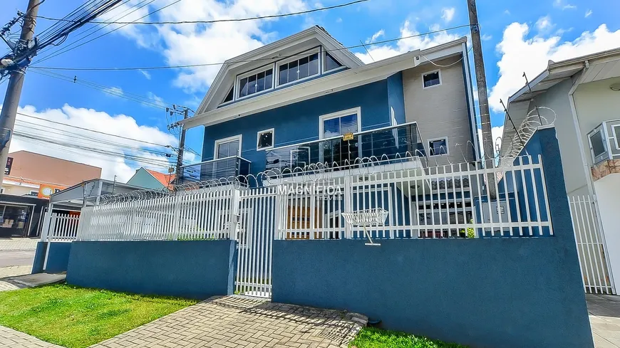 Foto 1 de Sobrado com 3 Quartos à venda, 155m² em Sitio Cercado, Curitiba