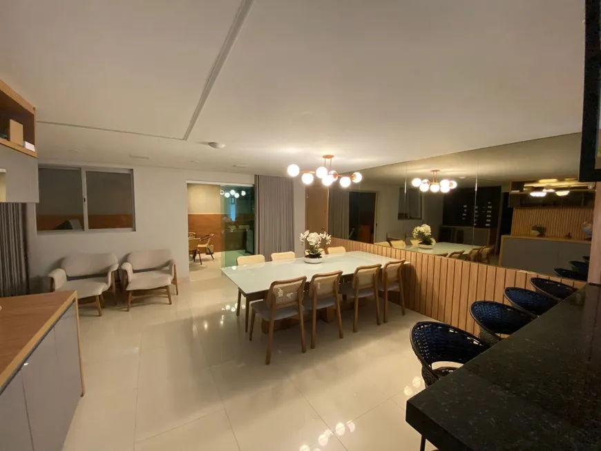 Foto 1 de Apartamento com 3 Quartos à venda, 200m² em Colégio Batista, Belo Horizonte