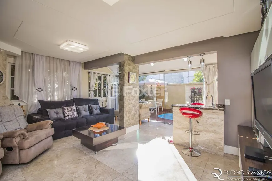 Foto 1 de Casa de Condomínio com 3 Quartos à venda, 284m² em Vila Jardim, Porto Alegre