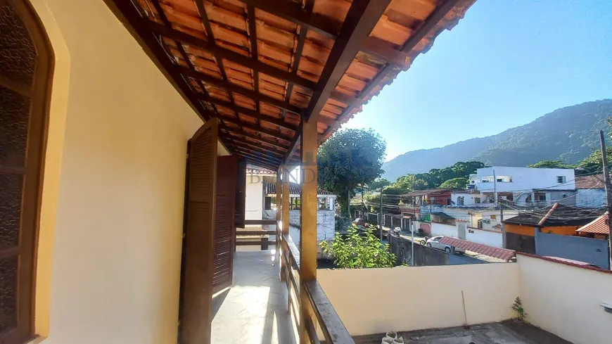 Foto 1 de Casa com 4 Quartos à venda, 225m² em Vargem Pequena, Rio de Janeiro