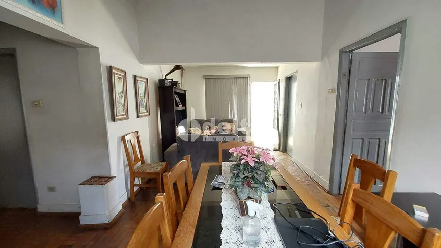 Foto 1 de Casa com 8 Quartos à venda, 186m² em Centro, Uberlândia