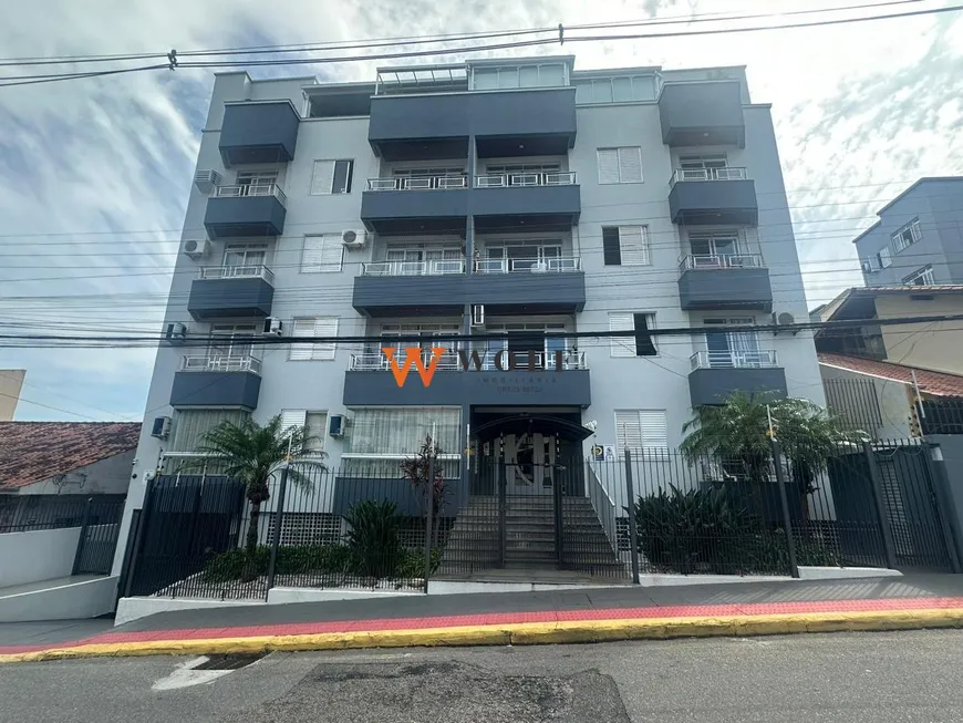 Foto 1 de Apartamento com 3 Quartos à venda, 126m² em Capoeiras, Florianópolis