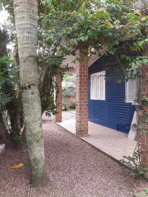 Foto 1 de Casa com 2 Quartos à venda, 69m² em Ponta Grossa, Porto Alegre