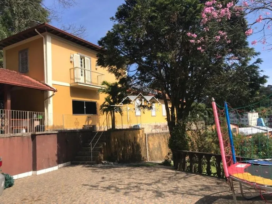 Foto 1 de Casa com 5 Quartos à venda, 300m² em Castelanea, Petrópolis