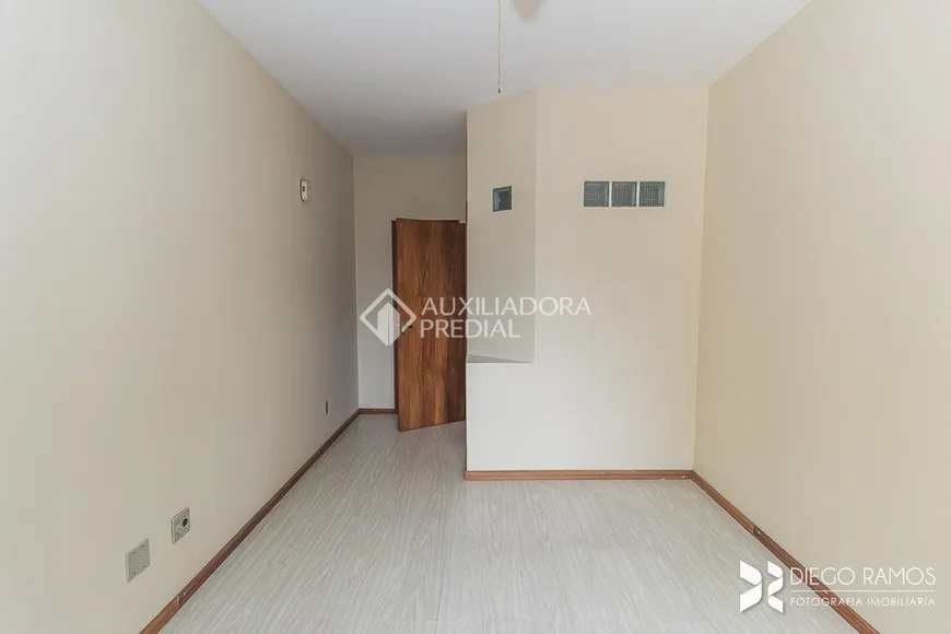 Foto 1 de Sala Comercial para alugar, 27m² em Auxiliadora, Porto Alegre