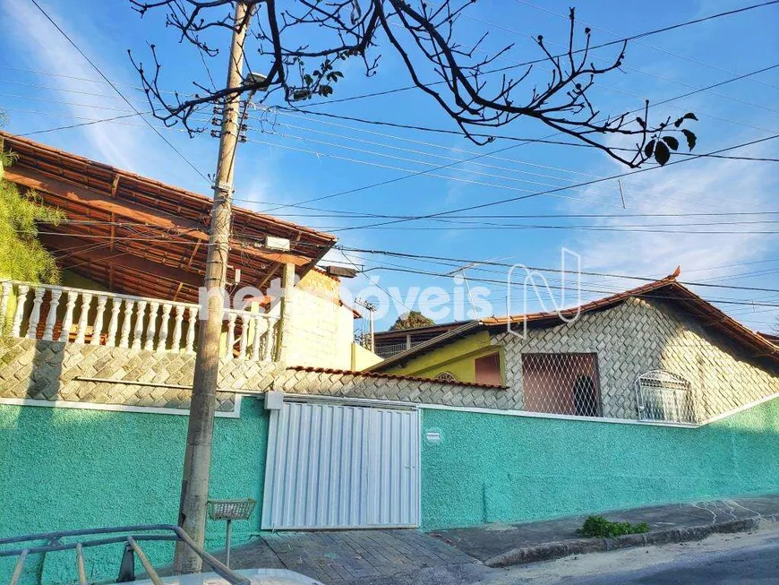 Foto 1 de Casa com 4 Quartos à venda, 285m² em Parque Sao Pedro Venda Nova, Belo Horizonte