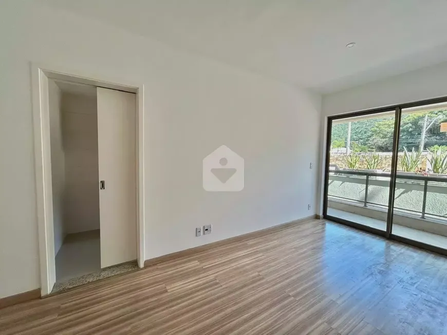 Foto 1 de Apartamento com 2 Quartos à venda, 81m² em Nogueira, Petrópolis