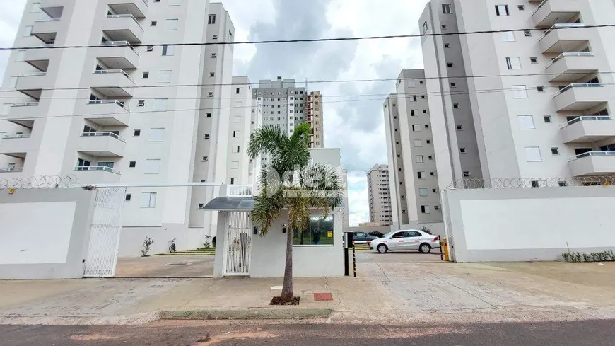 Foto 1 de Apartamento com 2 Quartos para alugar, 52m² em Laranjeiras, Uberlândia