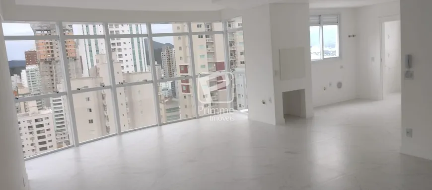 Foto 1 de Apartamento com 3 Quartos à venda, 227m² em Centro, Balneário Camboriú