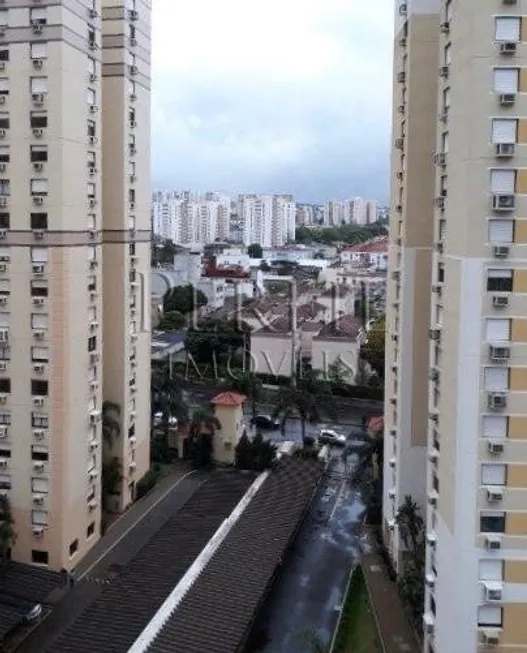 Foto 1 de Apartamento com 2 Quartos para alugar, 71m² em Passo da Areia, Porto Alegre