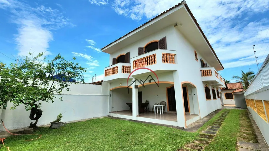 Foto 1 de Sobrado com 4 Quartos para venda ou aluguel, 270m² em Balneário Stella Maris, Peruíbe