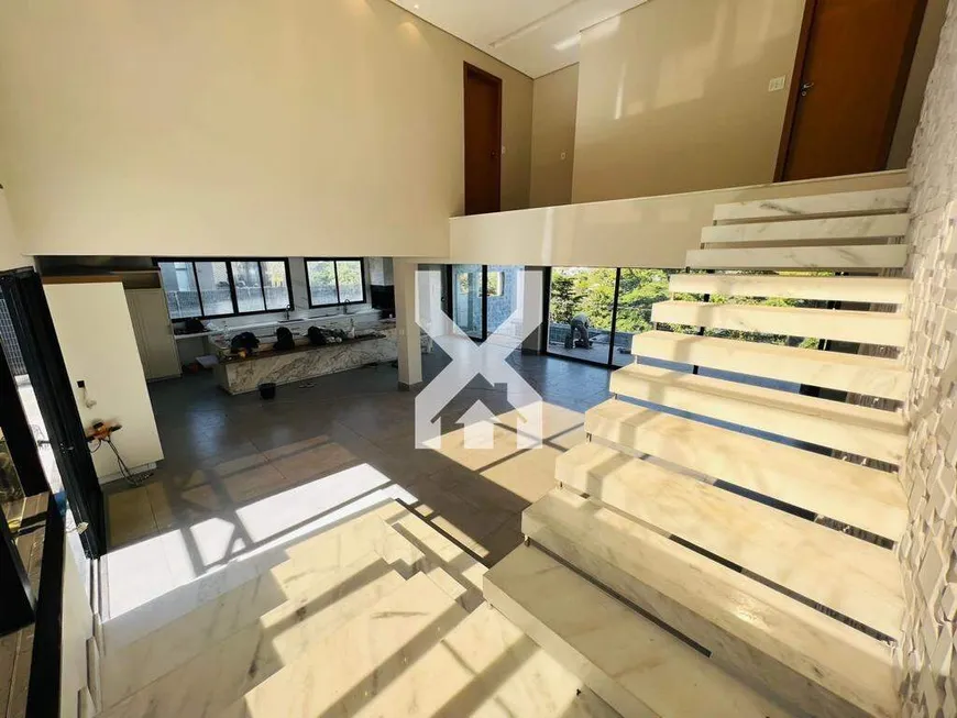 Foto 1 de Casa de Condomínio com 4 Quartos à venda, 400m² em Gran Royalle, Lagoa Santa