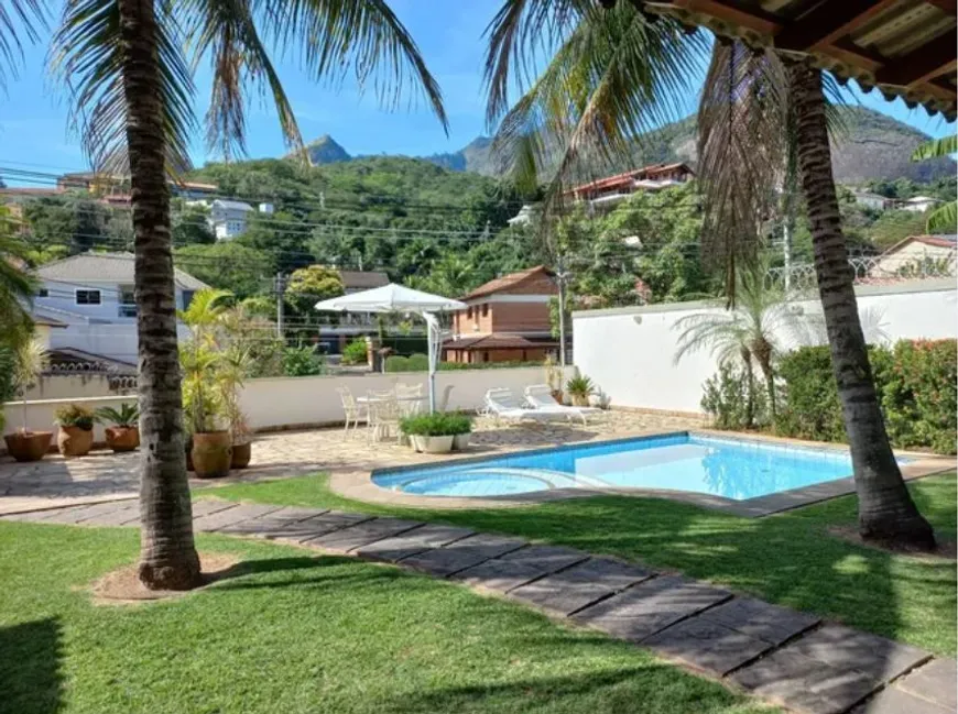 Foto 1 de Casa com 4 Quartos à venda, 350m² em Freguesia- Jacarepaguá, Rio de Janeiro