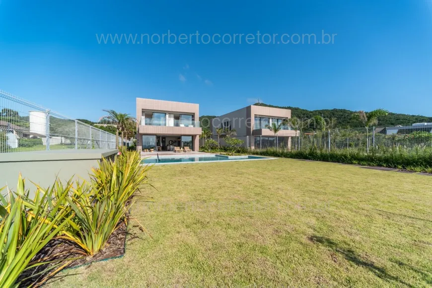 Foto 1 de Casa com 5 Quartos à venda, 458m² em Praia do Estaleiro, Balneário Camboriú