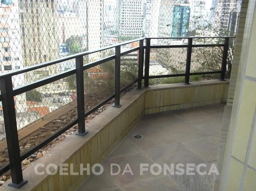 Foto 1 de Apartamento com 3 Quartos para alugar, 230m² em Itaim Bibi, São Paulo