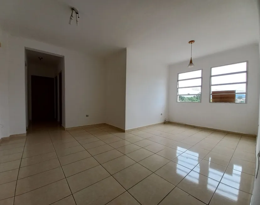 Foto 1 de Apartamento com 3 Quartos para alugar, 87m² em Vila Santa Isabel , São Roque