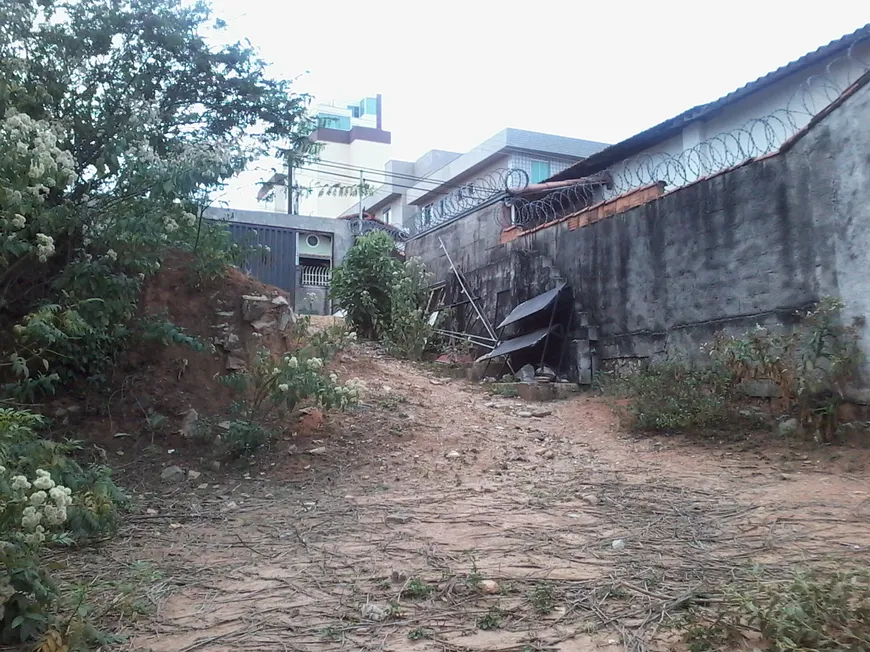 Foto 1 de Lote/Terreno à venda, 420m² em Caiçaras, Belo Horizonte