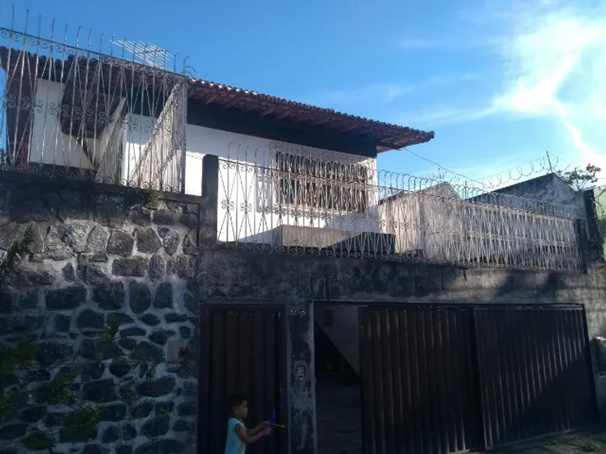 Foto 1 de Casa com 4 Quartos à venda, 442m² em Caminho Das Árvores, Salvador