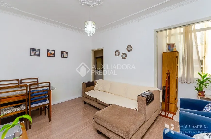 Foto 1 de Apartamento com 2 Quartos à venda, 63m² em Azenha, Porto Alegre