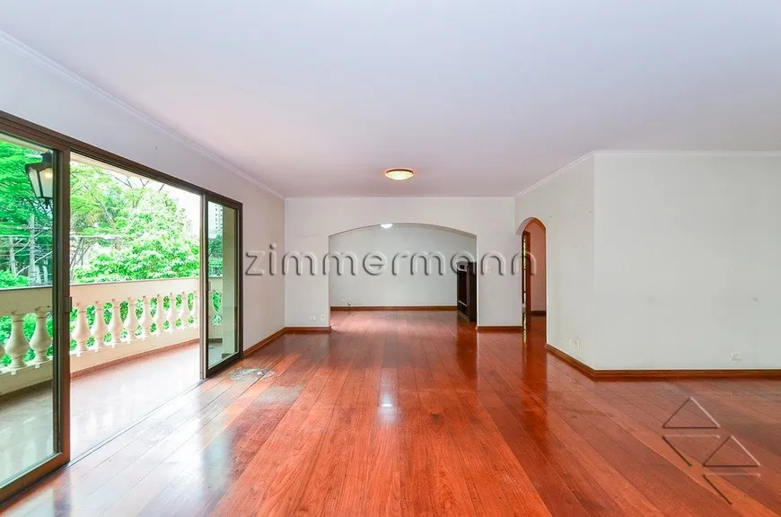 Foto 1 de Apartamento com 3 Quartos à venda, 210m² em Campo Belo, São Paulo