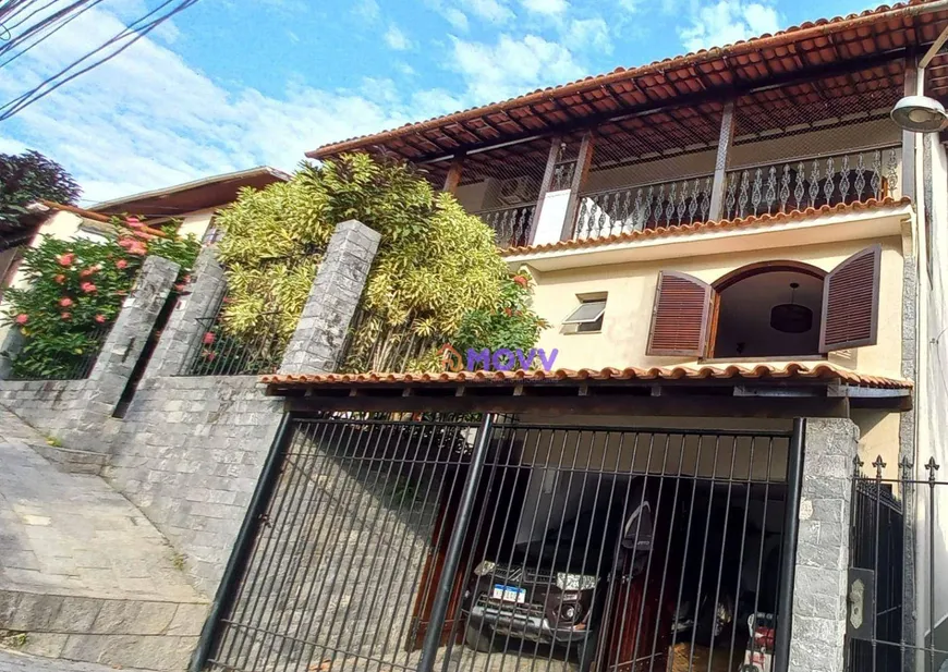 Foto 1 de Casa com 4 Quartos à venda, 300m² em Badu, Niterói