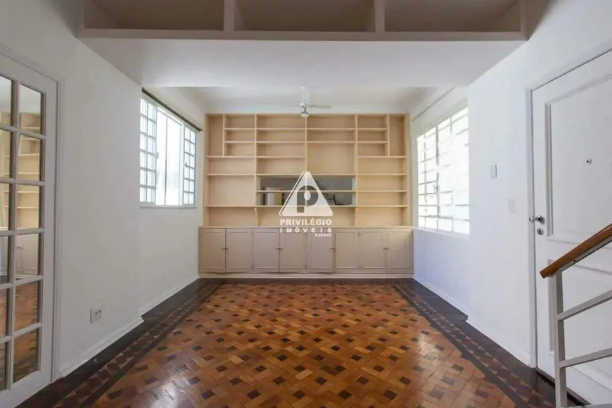 Foto 1 de Apartamento com 4 Quartos à venda, 130m² em Botafogo, Rio de Janeiro