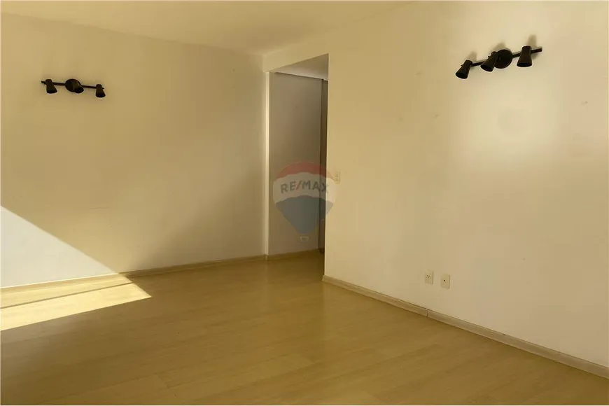 Foto 1 de Apartamento com 3 Quartos para alugar, 80m² em Vila Brandina, Campinas